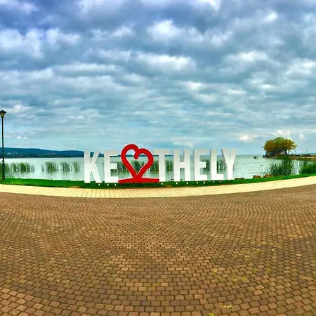 With Hot Tub Keszthely-balaton 58000 Дом отдыха Кестхей